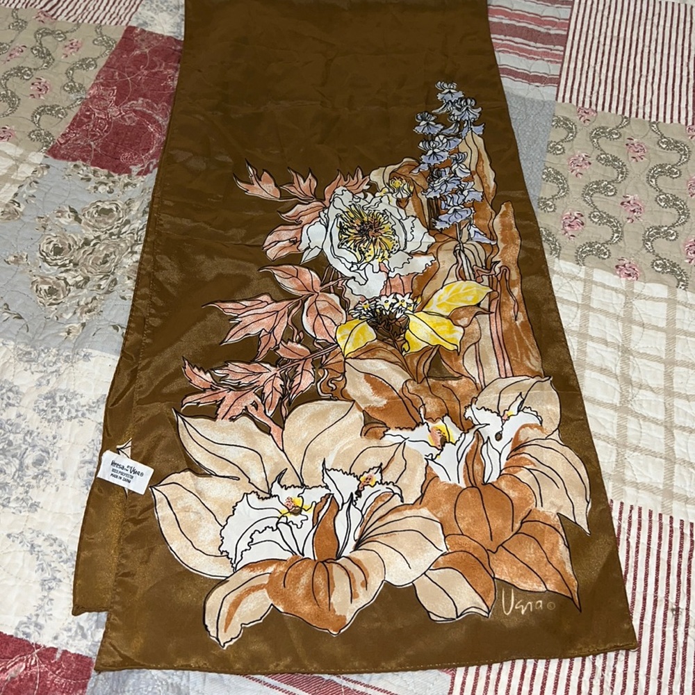 Veresa by Vera Neumann MCM oblong scarf 52” x 11.5”